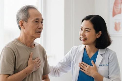 Vì sao người cao tuổi dễ mắc bệnh phổi kẽ tiến triển?