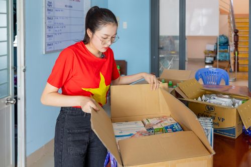 Hoa hậu Kiều Duy thực hiện dự án 'Chạm'