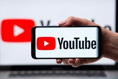 Cách đạt được quyền lực và góc tối khó kiểm soát của YouTube