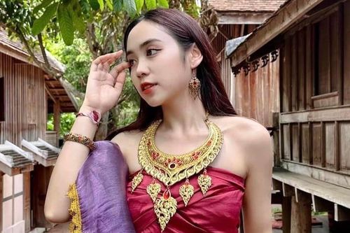 TikToker Tina Thảo Thi, cô gái Lào ủng hộ bà con vùng lũ Thái Nguyên