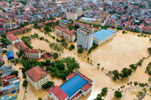 Thái Nguyên chìm trong biển nước, nhiều trường ra thông báo khẩn