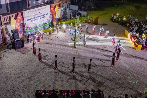 Đồng bào Chứt tự tin trở thành 'người giữ lửa' văn hóa bản làng