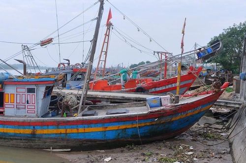 Tàu thuyền ở Nghệ An gặp khó tìm nơi neo đậu mùa mưa bão