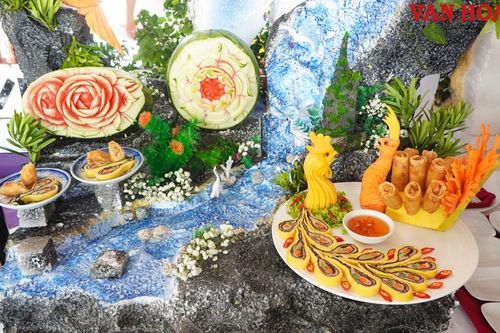 Sinh viên tranh tài tại Hội thi Tìm kiếm sứ giả ẩm thực Huế