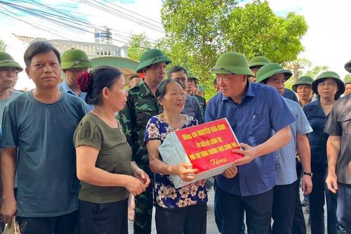 Đảm bảo tuyệt đối an toàn cho người dân vùng mưa lũ