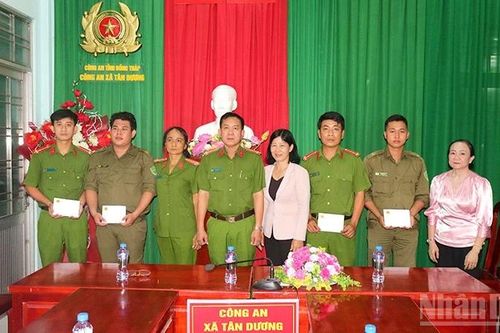 Đồng Tháp: Thăm, hỗ trợ lực lượng an ninh trật tự cơ sở bị thương khi làm nhiệm vụ