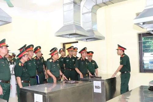 Đẩy mạnh nghiên cứu khoa học gắn với giảng dạy