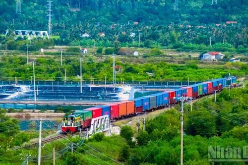 Chính phủ chỉ đạo hoàn thiện Luật Đầu tư, tạo hành lang pháp lý phát triển hệ thống đường sắt quốc gia