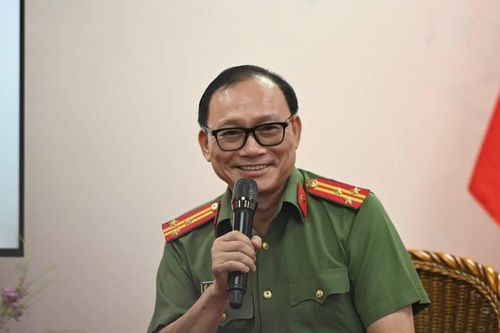 Từ cú sốc Shark Bình: Giới trẻ ngày nay đang thần tượng hóa hình ảnh hơn là giá trị?