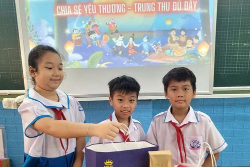 Các khoản đóng góp tự nguyện: Không để phụ huynh 'nặng gánh'