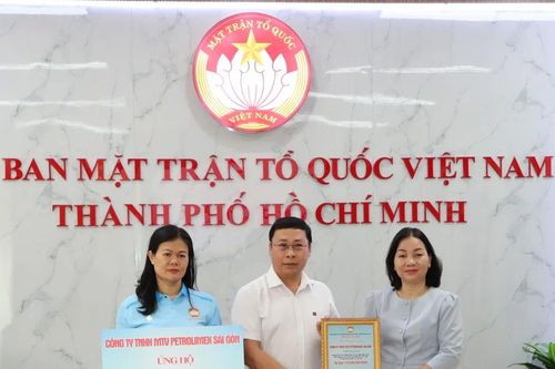 TPHCM: Đã tiếp nhận gần 49 tỷ đồng ủng hộ đồng bào bị bão lũ