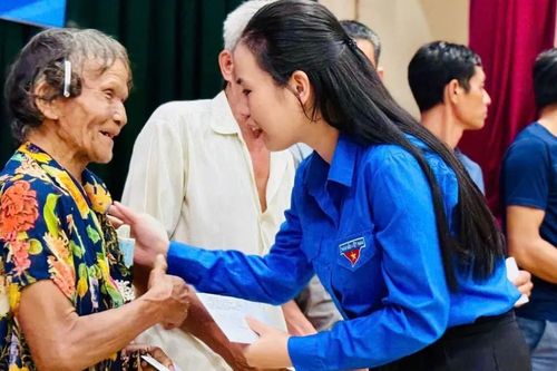 Tuổi trẻ TPHCM trao hỗ trợ hơn 3,5 tỷ đồng tới người dân Hà Tĩnh, Nghệ An