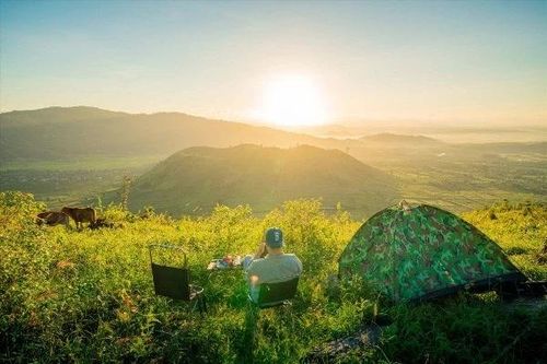 Trekking đỉnh Chư Nâm, tận hưởng cảnh sắc Tây Gia Lai tuyệt đẹp