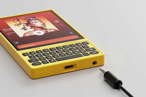 Điện thoại vuông Ikko MindOne khiến BlackBerry sống lại