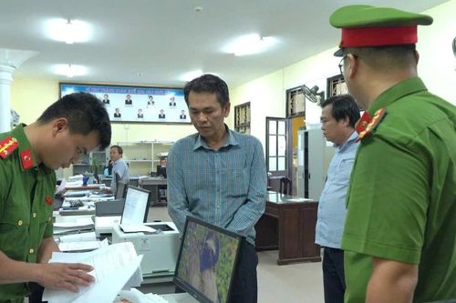 Nhận hối lộ, 2 cán bộ phường ở TP Huế bị khởi tố