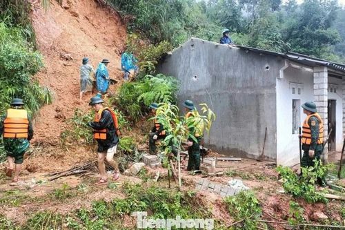 Người đàn ông ở Cao Bằng bị đất vùi lấp khi đang ngồi trong nhà