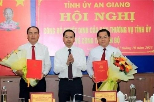 An Giang công bố quyết định về công tác cán bộ
