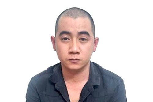 Đối tượng lao ô tô vào quán nhậu nhằm đâm đối thủ đã ra đầu thú