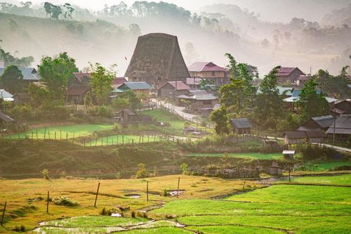 Ngôi làng 'thiên đường địa lan' ở Măng Đen, khách tới chữa lành 3 lần không chán