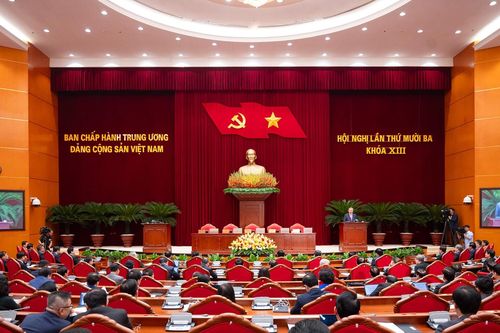 Thông cáo báo chí phiên bế mạc hội nghị Trung ương 13