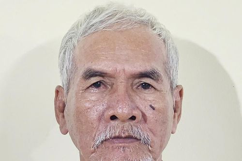Bé gái 10 tuổi đi vào dãy trọ xin đồ ăn, người đàn ông có hành vi gây phẫn nộ