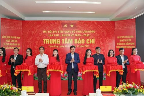 Ra mắt Trung tâm Báo chí phục vụ Đại hội Đảng bộ tỉnh Lâm Đồng lần thứ I