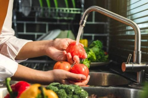 Cách rửa rau củ đúng cách giúp loại bỏ vi khuẩn và thuốc trừ sâu
