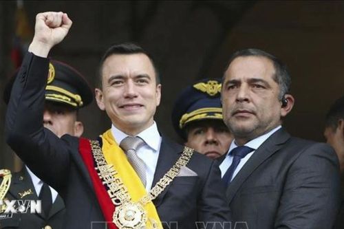 Tổng thống Ecuador an toàn sau vụ đoàn xe hộ tống bị tấn công