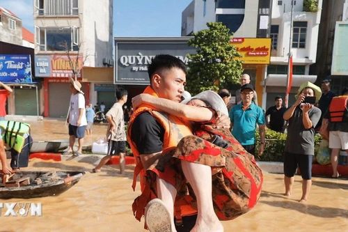 Quân khu 1 triển khai lực lượng giúp dân khắc phục hậu quả bão lũ