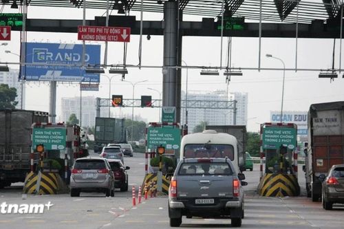 Miễn phí đường bộ cho các phương tiện vận chuyển hàng cứu trợ bão lũ