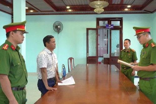 Huế: Khởi tố 2 cán bộ phường để điều tra tội nhận hối lộ