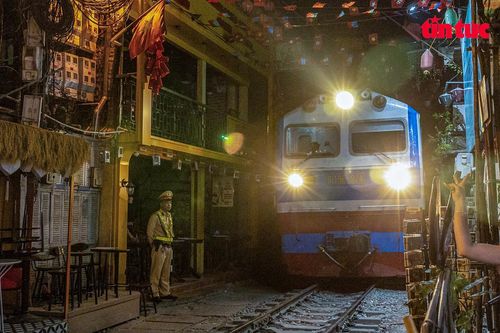 Hà Nội siết chặt quản lý, xử lý dứt điểm vi phạm hành lang đường sắt