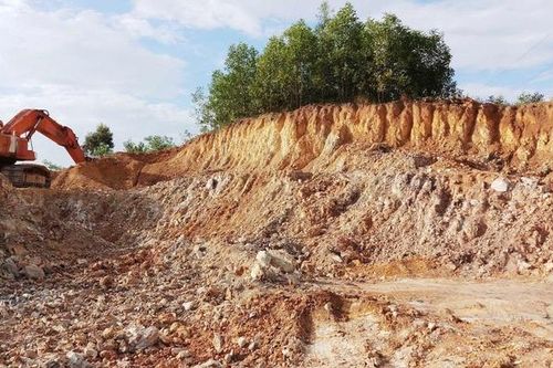 Quảng Ngãi hủy kết quả trúng đấu giá 7 mỏ đất san lấp