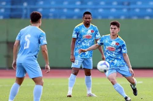 Cao Pendant Quang Vinh đi vào lịch sử ĐT Việt Nam