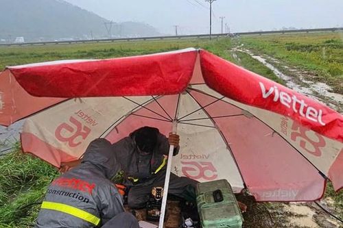 Viettel kích hoạt '4 tại chỗ', giữ thông tin thông suốt tại các địa bàn vũng lũ