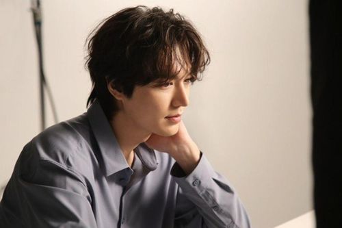 Lee Min Ho đang tìm người yêu, đẹp xấu không quan trọng