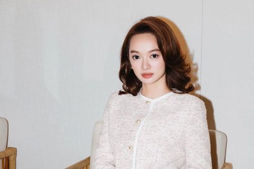 Bộ sưu tập khó tin của nữ diễn viên 'Tử chiến trên không' ở độ tuổi 26
