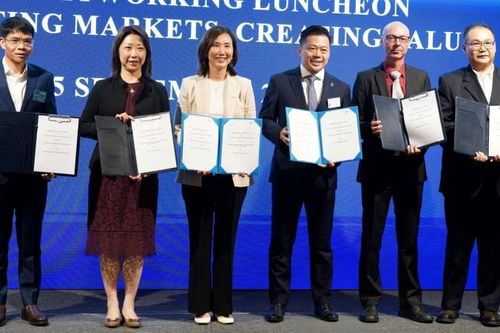 Ngân hàng Standard Chartered ký bốn Biên bản ghi nhớ nhằm tăng cường quan hệ giữa Hồng Kông và ASEAN
