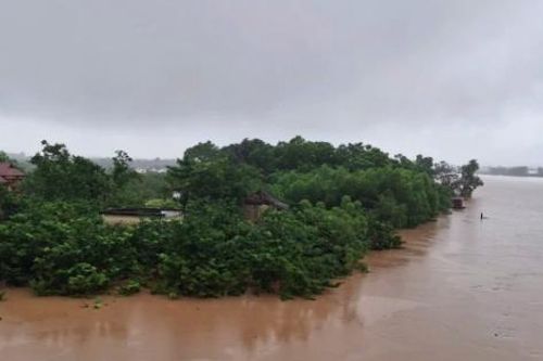 Nước sông liên tục dâng cao, Bắc Ninh cảnh báo lũ lớn