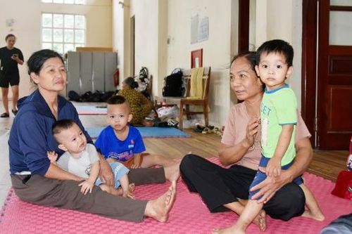 Xã Tam Giang chăm lo đời sống người dân di dời từ vùng ngập lụt