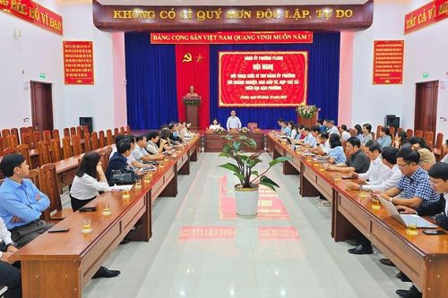Bí thư Đảng ủy phường Pleiku đối thoại với doanh nghiệp, nhà đầu tư và hợp tác xã