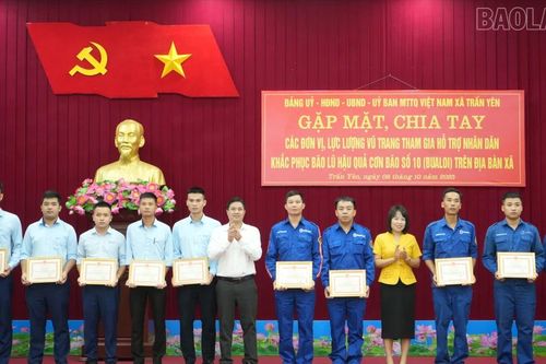 Trấn Yên khen thưởng các tập thể, cá nhân tham gia khắc phục hoàn lưu bão số 10