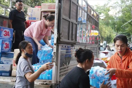 Đồng lòng hướng về bà con vùng lũ Thái Nguyên