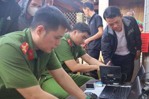 Ðưa công nghệ số đến với bà con vùng khó