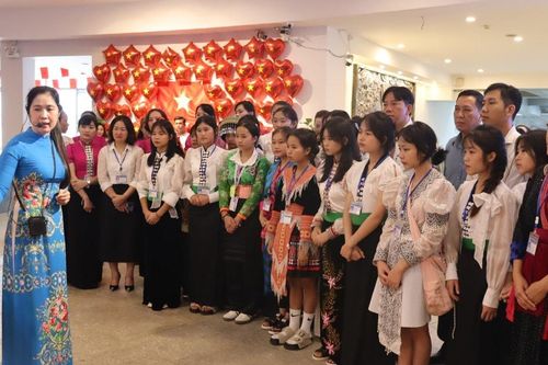 Triển lãm giới thiệu Trường Dục Thanh với nhân dân Điện Biên