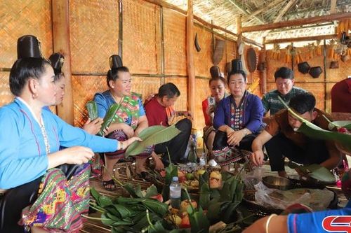 Tái hiện trích đoạn nghi lễ Lễ Mừng cơm mới (Kin Khẩu hó) của dân tộc Lào