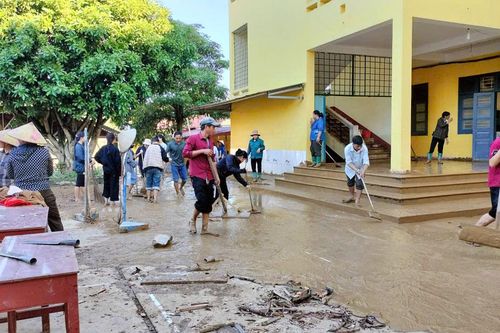 Trường Phổ thông Dân tộc Nội trú Na Rì: Nhanh chóng khắc phục hậu quả mưa lũ