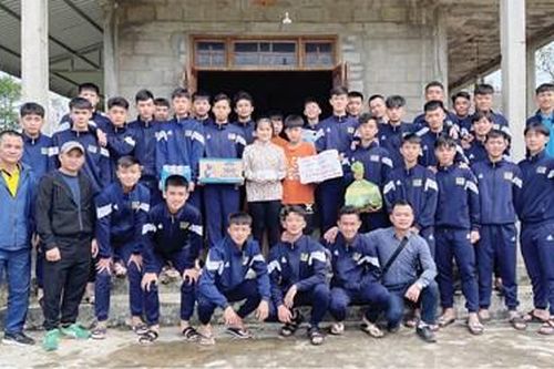Bóng đá trẻ Huế và tinh thần thiện nguyện