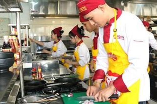 25 đội thi tranh tài cuộc thi tìm kiếm sứ giả ẩm thực xứ Huế