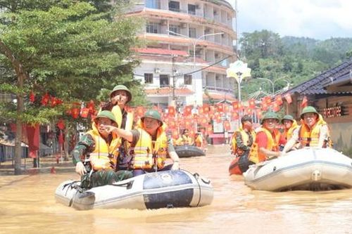 Phó Thủ tướng Trần Hồng Hà: Kịp thời hỗ trợ, bảo đảm đời sống người dân vùng lũ Cao Bằng